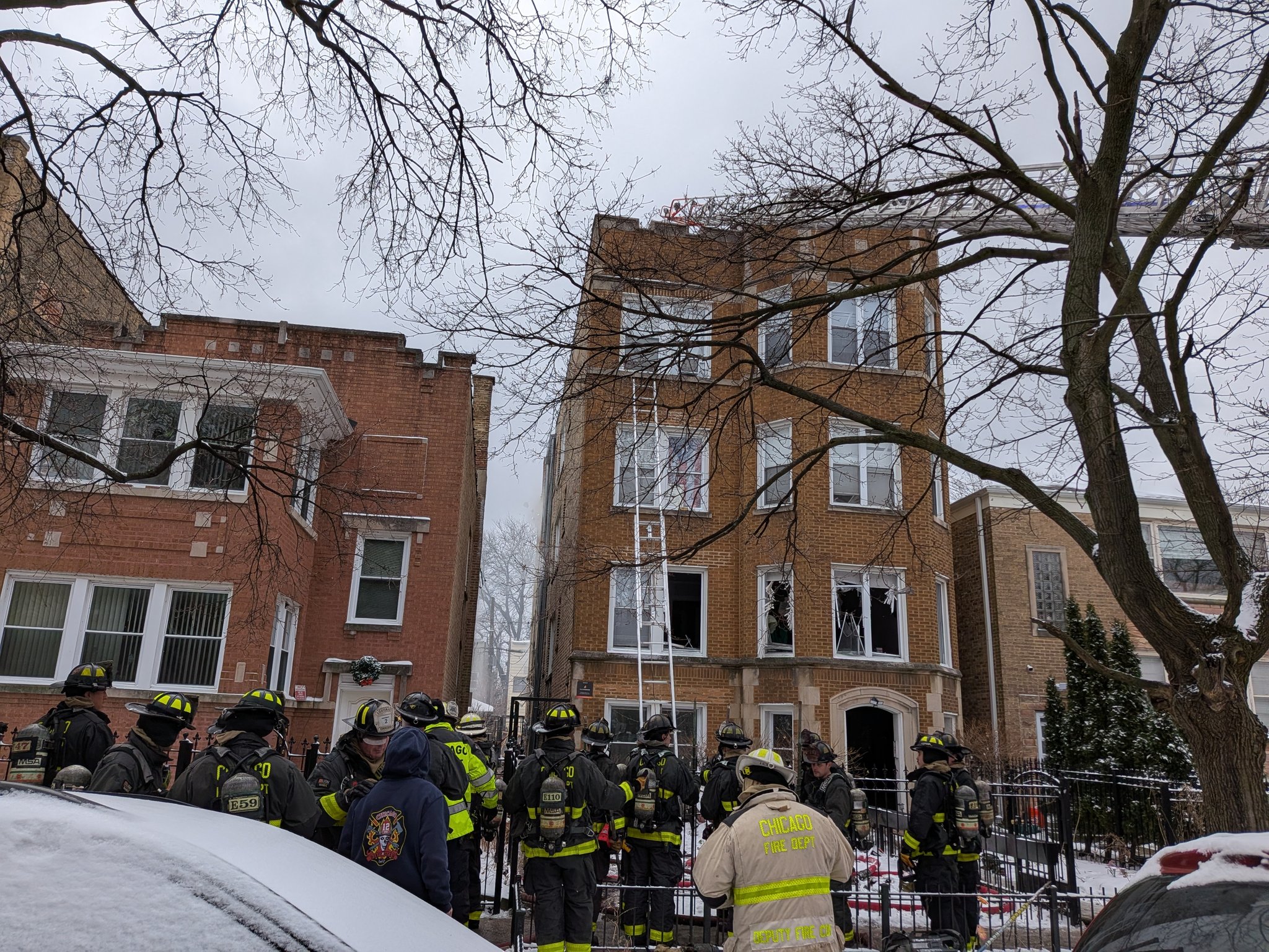 32-year-old Chicago firefighter Michael Altman dies after falling through floor